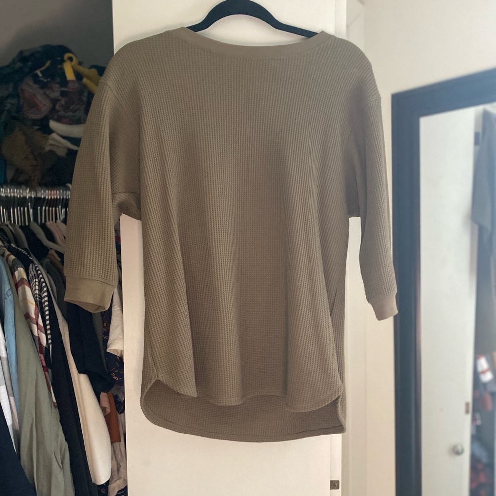 Small Uniclo waffle shirt